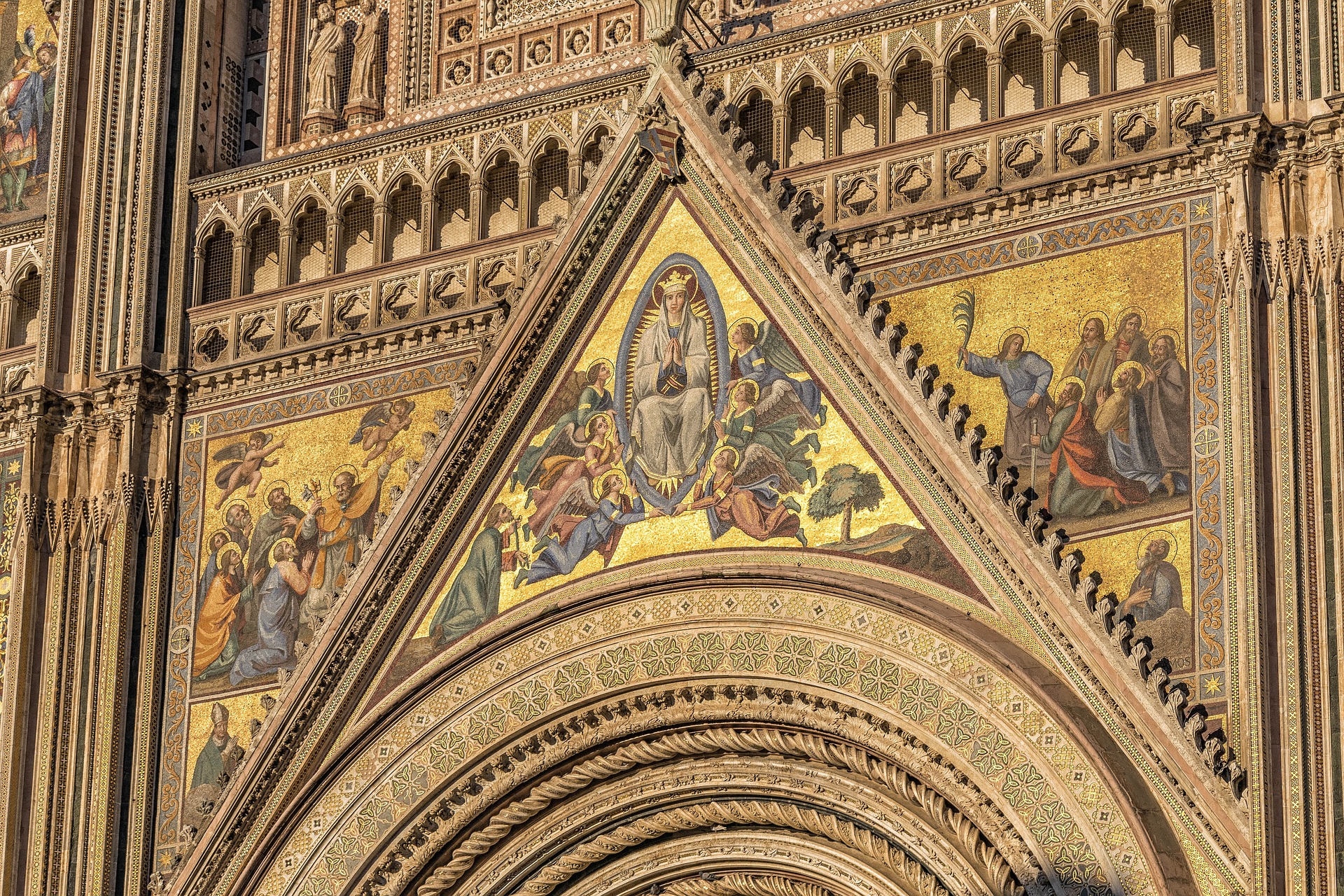 Il Duomo, scrigno tardogotico